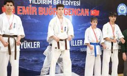 Yıldırımlı karatecilerden madalya yağmuru