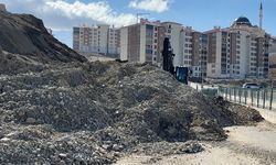 Yüksekova'da toprak kayması: Pizok yolu 18 gündür kapalı