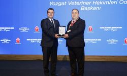 Yozgat Veteriner Hekimler Odası Başkanı Anteplioğlu'na anlamlı ödül