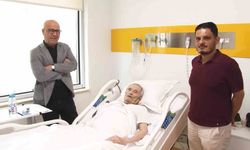 18 yıldır nakil kalbiyle yaşıyor: Üç bypasslı hastaya riskli pil operasyonu