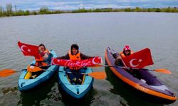 19 Mayıs coşkusu kürek sesleriyle yankılandı