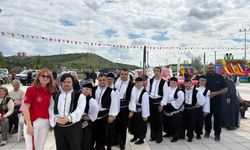 '19 Mayıs Gençlik Festivali' kortej yürüyüşü ile başladı: JÖH'ten Üzüm Salkımı gösterisi nefes kesti
