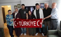90 yaşındaki şehit annesini duygulandıran hareket