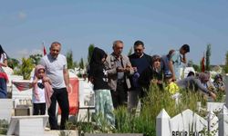 Adıyaman'da Mezarlıkta bayram yoğunluğu
