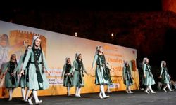 Alanya'da kültürleri buluşturan dans ve müzik şöleni başladı