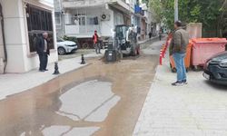 Altyapı çalışmasında ana su hattı patladı