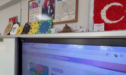 Anne kumru yuvasını okulun sınıfına kurdu