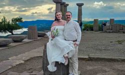 Antik kent, düğün fotoğrafı çektirmek isteyen çifte doğal fotoğraf stüdyosu oldu