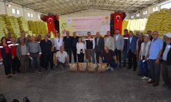 Aydın'da 9 bin kilonun üzerinde ayçiçeği tohumu üreticiye dağıtıldı