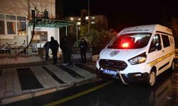 Babasını bıçakladı, arkasına bile bakmadan kaçtı