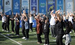 Bağcılar'da çocuklar ve yetişkinler zumba etkinliğinde bir araya geldi