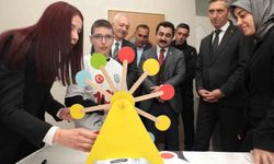 Bayburt'ta özel öğrenciler projelerini fuarda tanıttı