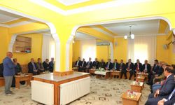 Bayburt'ta protokol üyeleri ve vatandaşlar bayramlaştı