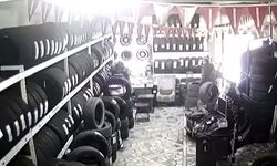 Bayrampaşa'da iş yerine düzenlenen silahlı saldırı kamerada