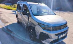 Bilecik'te iki otomobil çarpıştı: 4 yaralı