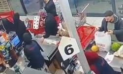 'Bir bakar mısın' diyerek çağırıp kafa attı: O anlar kameraya yansıdı