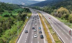 Bolu geçişinde bayram tatilinin ilk günü trafik yoğunluğu