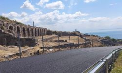 Çanakkale'de Assos Antik Liman Yolu'nda sıcak asfalt dökme çalışmaları başladı