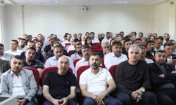 Cizre'de okul müdürleri toplantısında eğitim masaya yatırıldı