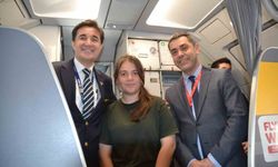 Çocuklar, ilk defa uçak görmenin mutluluğunu yaşadı
