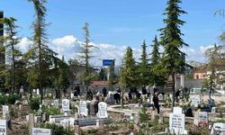 Çorum'da arefe günü mezarlıklar ziyaretçilerle doldu