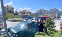 Çorum'da otomobil ile cip çarpıştı: 2 yaralı