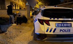Duvar dibine çöken kadın ekipleri harekete geçirdi