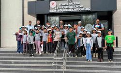 Elazığ'da minikler topladıkları kapakları çevre için teslim etti