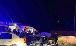 Elazığ'da otomobil ile traktör çarpıştı: 5 yaralı