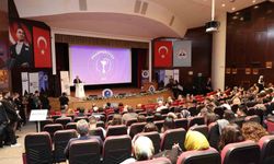 ERÜ'de 'II. Ulusal PharmErciyes Eczacılık Öğrenci Kongresi' düzenledi