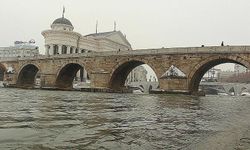 Esenler Belediyesi Üsküp'teki Taş Köprü'yü aydınlatacak