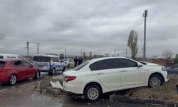 Eskişehir'de iki otomobil çarpıştı: 1 yaralı