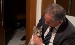 Evin anahtarı arabada kaldı, kapıyı 'Fred' açtı