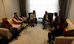 Evlilik kredisiyle yuva kuran çift ilk çocuklarını kucağına aldı