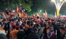 Galatasaraylı taraftarlardan Batman'da coşkulu kutlama