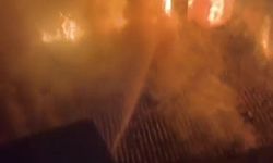 Geceyi aydınlatan yangın mahalleyi ayağa kaldırdı
