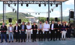 Gençlerin mutluluklarına ortak olacak