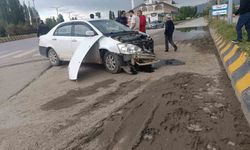 Hasköy'de hafriyat kamyonu ile otomobil çarpıştı: 1 yaralı