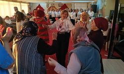 Huzurevi sakinlerini duygulandıran konser