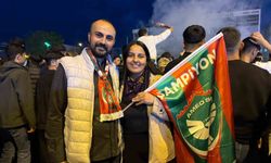 Iğdır sokaklarında Amed Sportif Faaliyetler taraftarından Süper Lig sevinci
