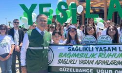 İzmir'de bağımlılığa karşı çocuklar ve velilerden 'Sağlıklı Yaşam' yürüyüşü