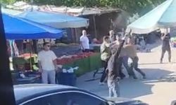 İzmir'de pazarcılar arasında silahlı kavga kamerada