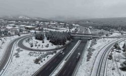 Kar yağışı sonrası beyaza bürünen alanlar dronla görüntülendi