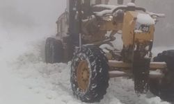 Kartepe'de bahar ayında kar ve buzlanma mesaisi