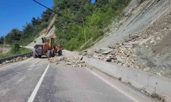 Kastamonu'da heyelan nedeniyle kara yolu ulaşıma kapandı