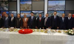 Kilis'te bayramlaşma töreni Millet Bahçesi'nde gerçekleştirildi