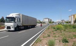 Kilis'te tır ile çarpışan motosikletteki 2 kişi ağır yaralandı
