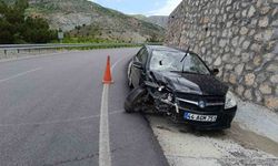 Kontrolden çıkan araç bariyerlere çarptı: 1 yaralı