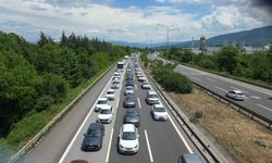 Kurban Bayramı tatilinin son gününde Düzce'de trafik durma noktasına geldi