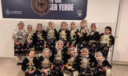 Kütahya Belediyespor Halk Oyunları ekiplerinden İzmir'de çifte başarı